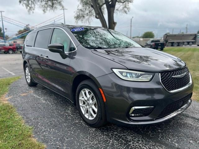 used 2021 Chrysler Pacifica car, priced at $26,915