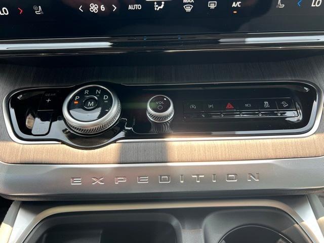 new 2025 Ford Expedition car, priced at $91,400