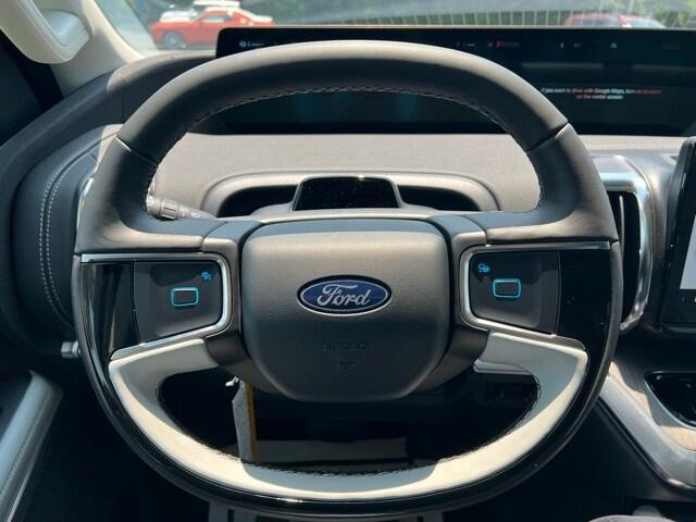 new 2025 Ford Expedition car, priced at $91,400