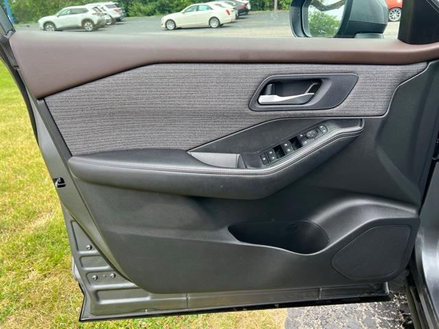 used 2023 Nissan Rogue car, priced at $24,595