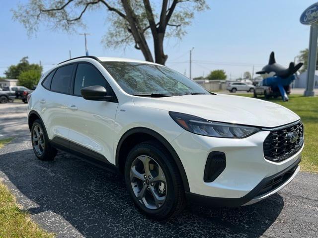 new 2025 Ford Escape car, priced at $31,018