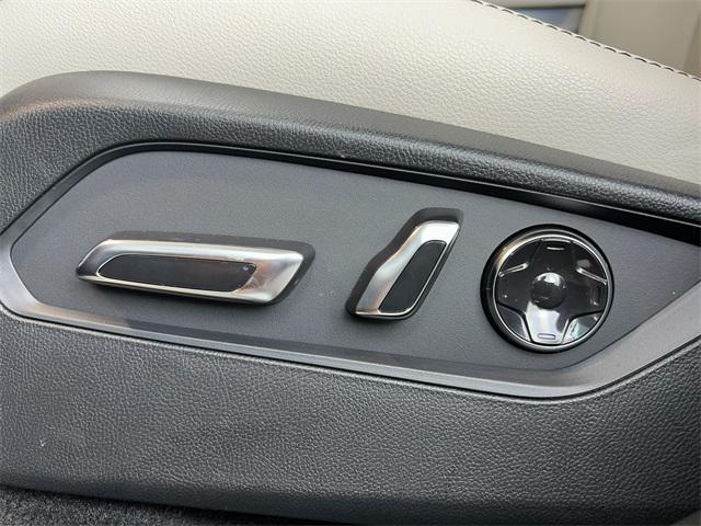 new 2025 Acura RDX car, priced at $44,700