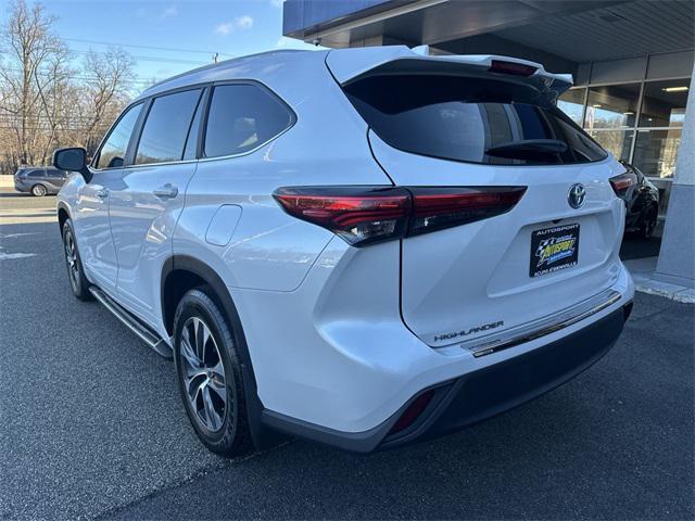 used 2023 Toyota Highlander Hybrid car, priced at $45,424