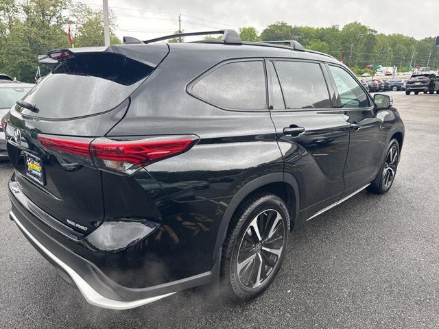 used 2022 Toyota Highlander car, priced at $32,895