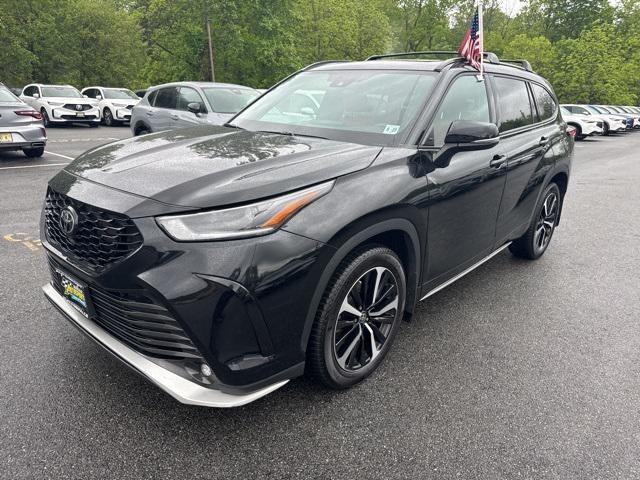 used 2022 Toyota Highlander car, priced at $32,895