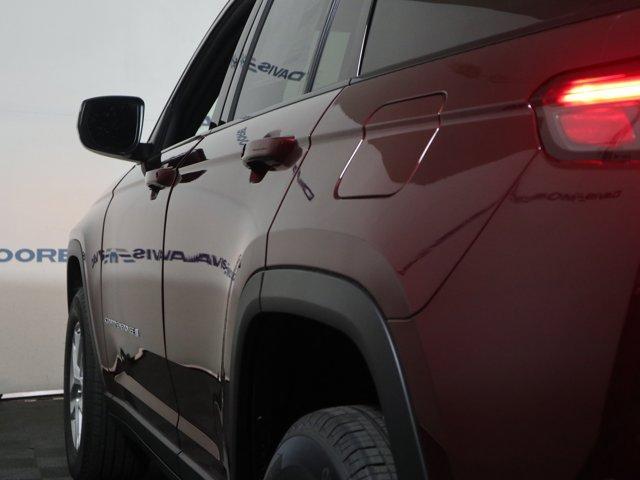 new 2025 Jeep Grand Cherokee car, priced at $44,170
