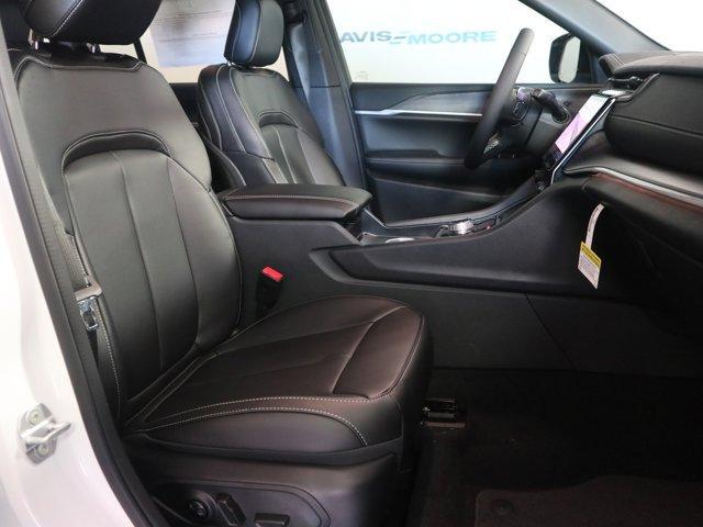 new 2025 Jeep Grand Cherokee car, priced at $44,900