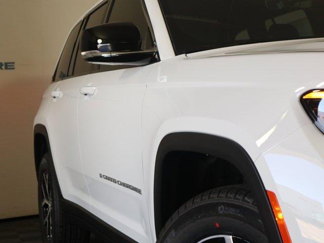 new 2025 Jeep Grand Cherokee car, priced at $44,900