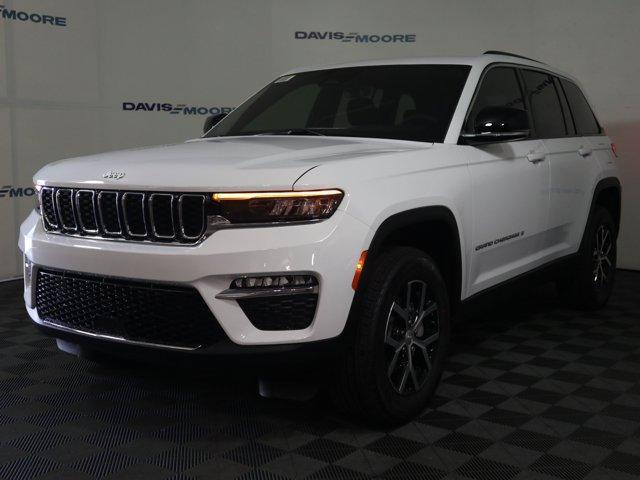 new 2025 Jeep Grand Cherokee car, priced at $44,900