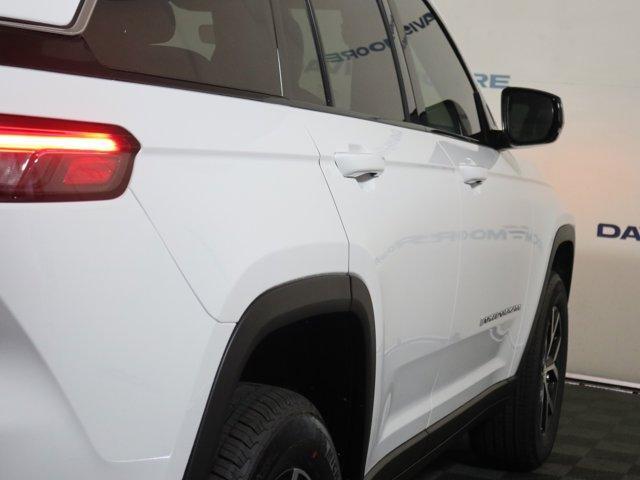 new 2025 Jeep Grand Cherokee car, priced at $44,900