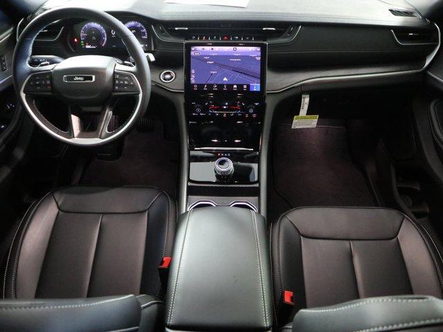 new 2025 Jeep Grand Cherokee car, priced at $44,900