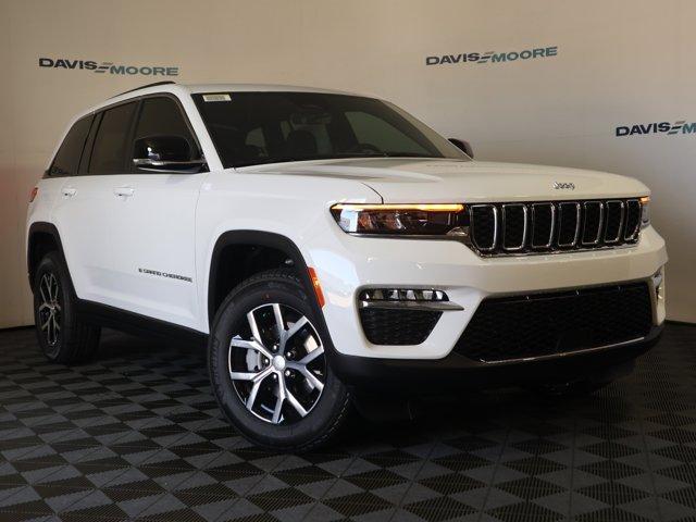 new 2025 Jeep Grand Cherokee car, priced at $44,900