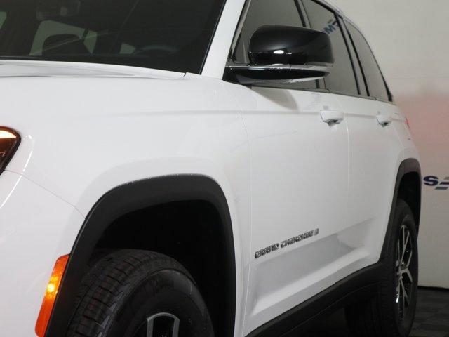 new 2025 Jeep Grand Cherokee car, priced at $44,900