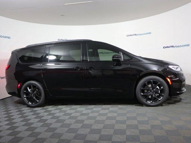 new 2024 Chrysler Pacifica car, priced at $46,940