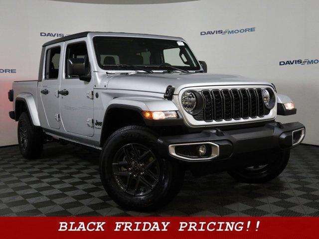 new 2024 Jeep Gladiator car, priced at $51,470