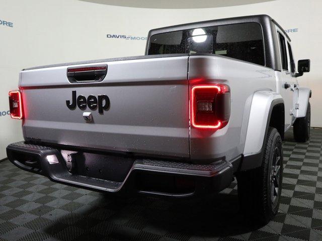 new 2024 Jeep Gladiator car, priced at $51,470