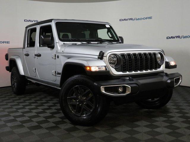 new 2024 Jeep Gladiator car, priced at $51,470