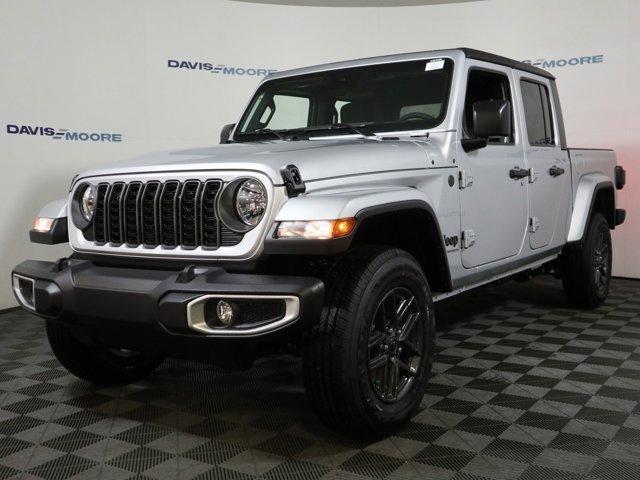 new 2024 Jeep Gladiator car, priced at $51,470