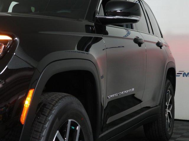 new 2025 Jeep Grand Cherokee car, priced at $48,490