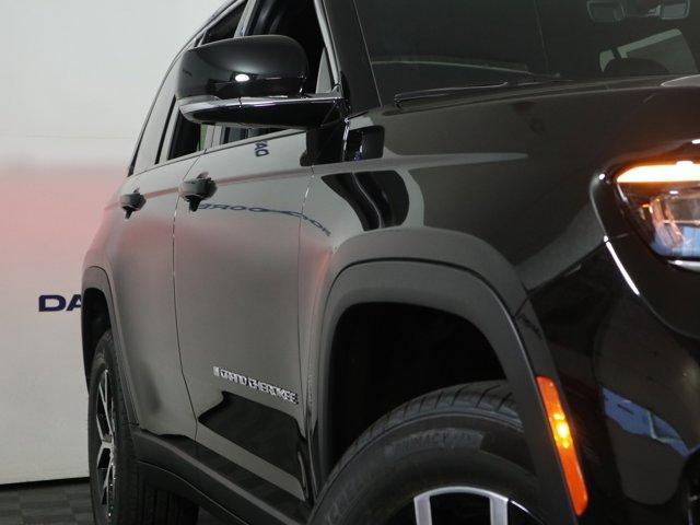 new 2025 Jeep Grand Cherokee car, priced at $48,490