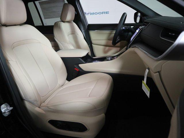 new 2025 Jeep Grand Cherokee car, priced at $52,935