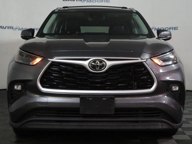 used 2022 Toyota Highlander car, priced at $32,731