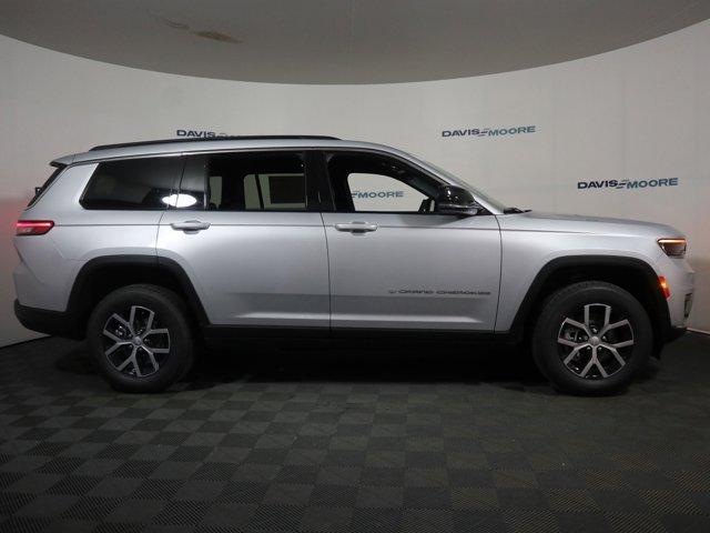 new 2025 Jeep Grand Cherokee L car, priced at $49,295