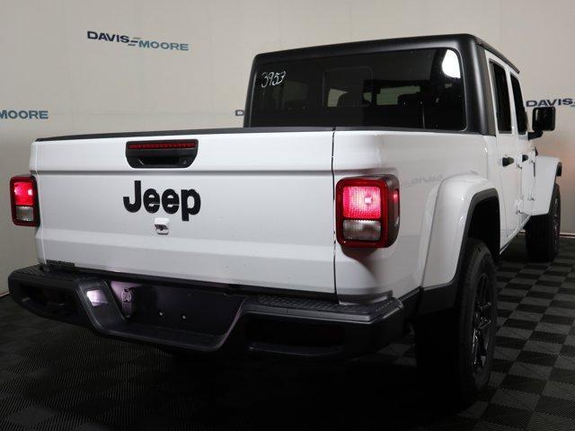 new 2025 Jeep Gladiator car, priced at $49,080