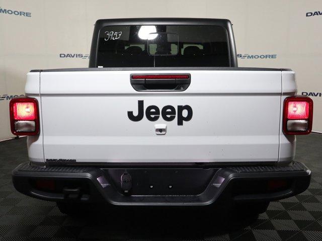 new 2025 Jeep Gladiator car, priced at $49,080