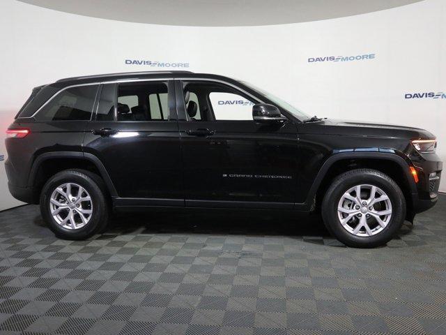 used 2022 Jeep Grand Cherokee car, priced at $35,438