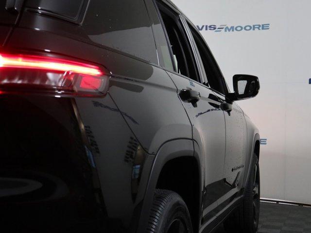 new 2024 Jeep Grand Cherokee car, priced at $48,675