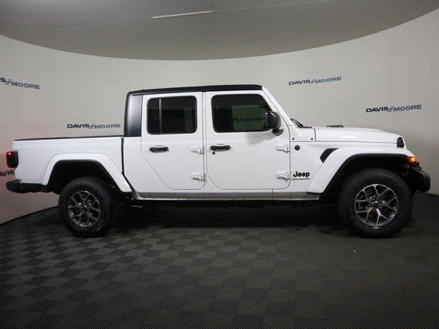 new 2024 Jeep Gladiator car, priced at $51,970