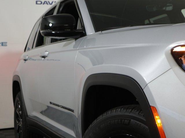 new 2025 Jeep Grand Cherokee car, priced at $46,230