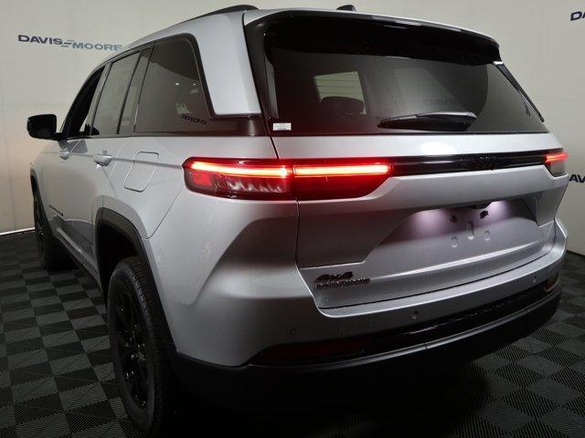 new 2025 Jeep Grand Cherokee car, priced at $46,230