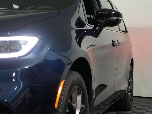 new 2025 Chrysler Pacifica car, priced at $59,360