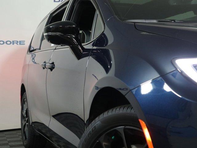 new 2025 Chrysler Pacifica car, priced at $59,360