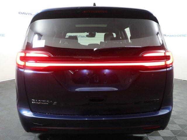 new 2025 Chrysler Pacifica car, priced at $59,360