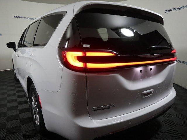 new 2025 Chrysler Pacifica car, priced at $44,145