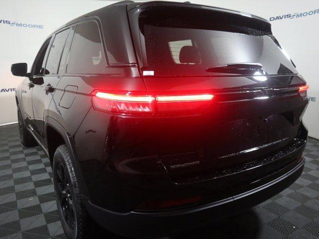 new 2025 Jeep Grand Cherokee car, priced at $47,725