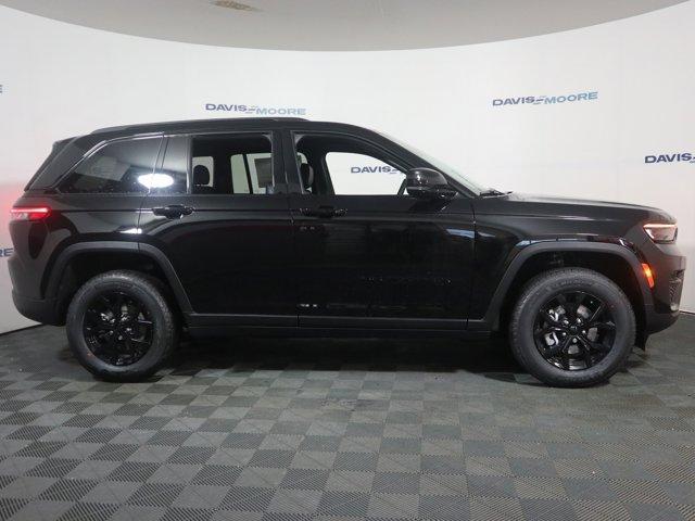 new 2025 Jeep Grand Cherokee car, priced at $47,725