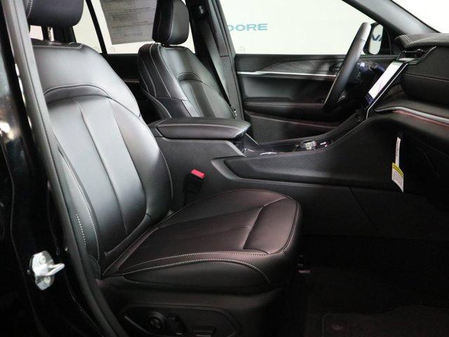 new 2025 Jeep Grand Cherokee car, priced at $47,495