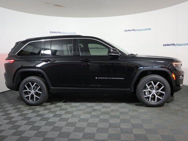 new 2025 Jeep Grand Cherokee car, priced at $47,495