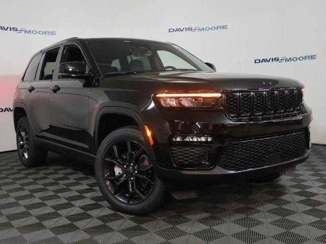 new 2025 Jeep Grand Cherokee car, priced at $53,735
