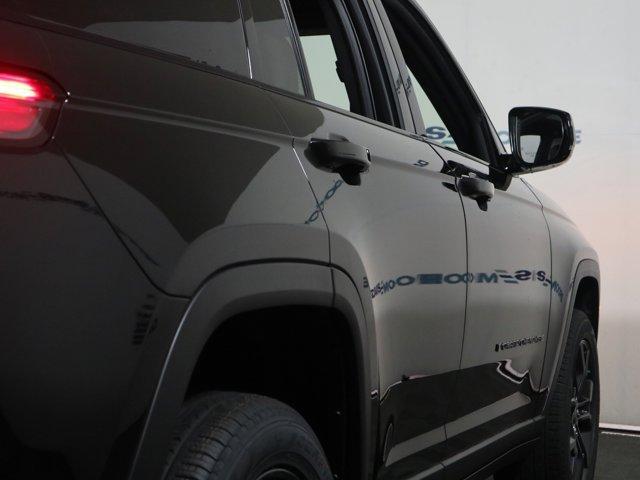 new 2025 Jeep Grand Cherokee car, priced at $53,735