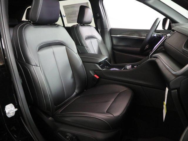 new 2025 Jeep Grand Cherokee car, priced at $53,735