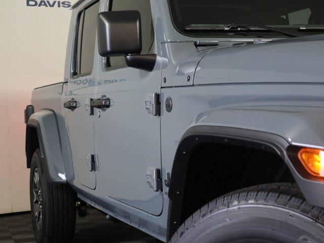 new 2025 Jeep Gladiator car, priced at $54,370