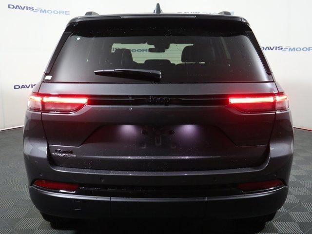 new 2025 Jeep Grand Cherokee car, priced at $47,725