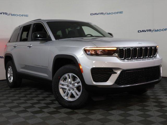 new 2025 Jeep Grand Cherokee car, priced at $43,220