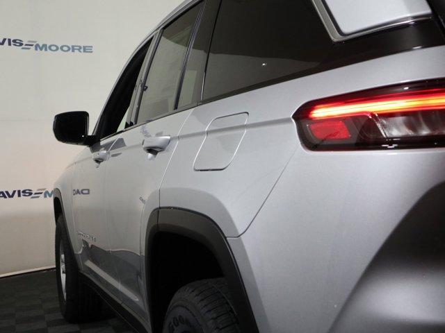 new 2025 Jeep Grand Cherokee car, priced at $43,220