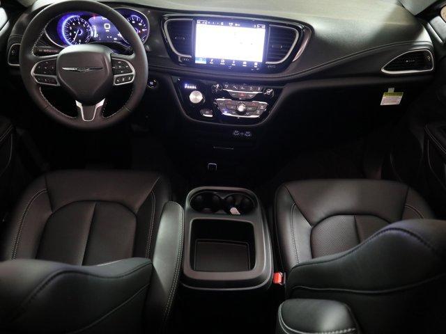 new 2025 Chrysler Pacifica car, priced at $45,725